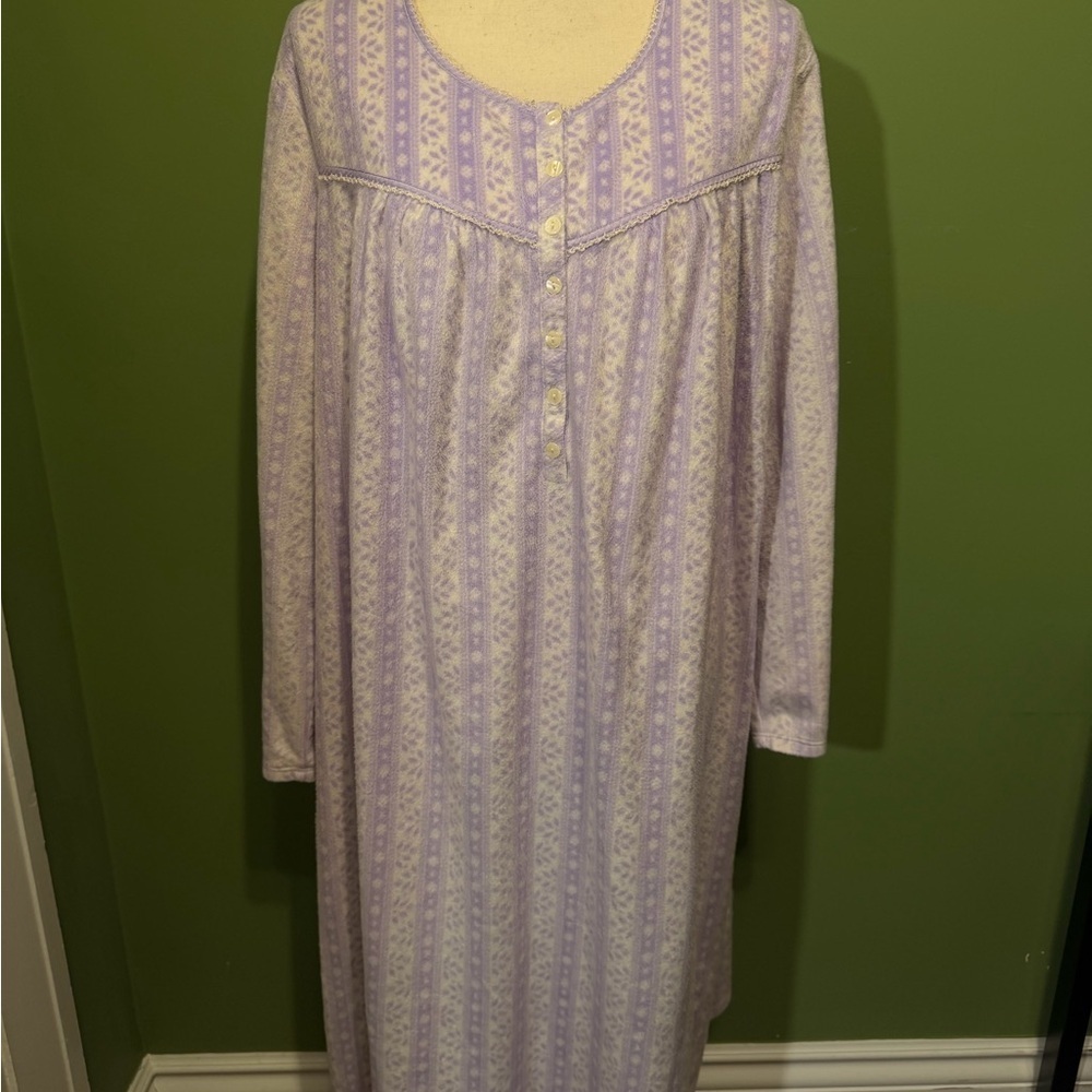 ❤️ 2 for $10 ❤️ George Lavender Button-Down Nightgown